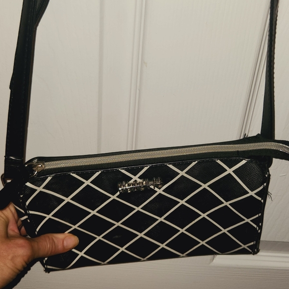 Kenneth Cole purse - Picture 7 of 11